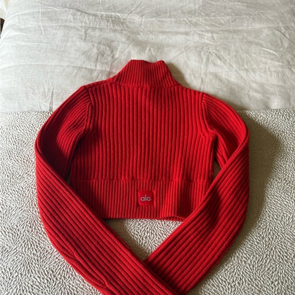 ALO Yoga Vibrant Red Ribbed cropped Cashmere Sweater - Picture 4 of 4